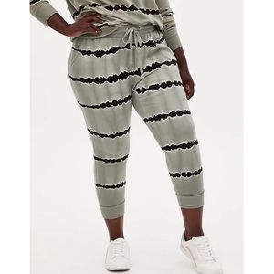 Torrid Active Crop Jogger Tie-Dye Sage Green